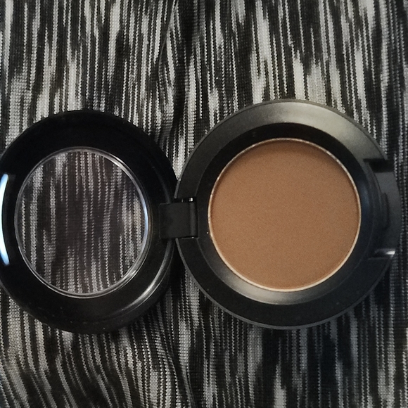 MAC Matte Eyeshadow - Espresso - Picture 3 of 8